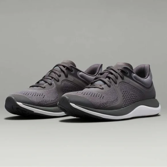 Lululemon Chargefeel Workout Low - Picture 1 of 8